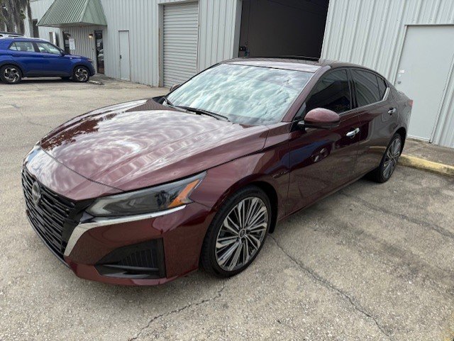 2023 Nissan Altima SL's photo