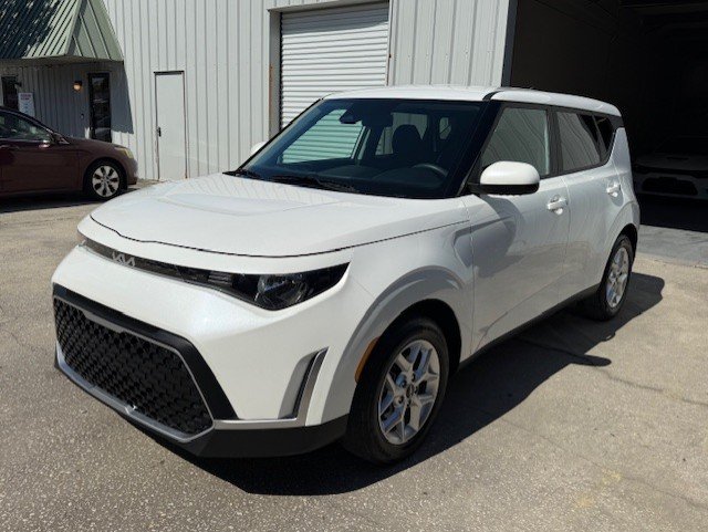 2025 Kia Soul 2.0L LX IVT's photo